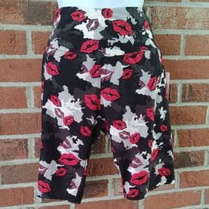 Kyoyo Lip Print High-Waisted Pajama Shorts Size M